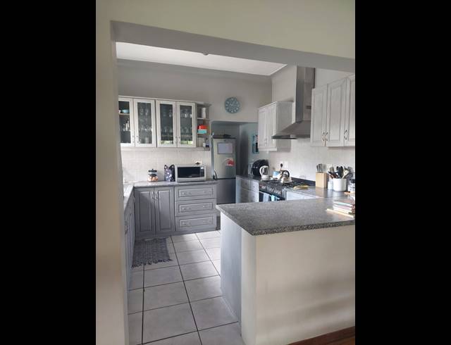 4 bed property to rent in PAGLANDE